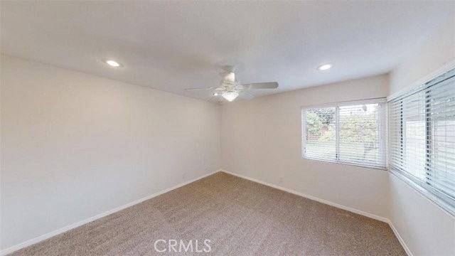 239 Albert Pl - Photo 4 of 8
