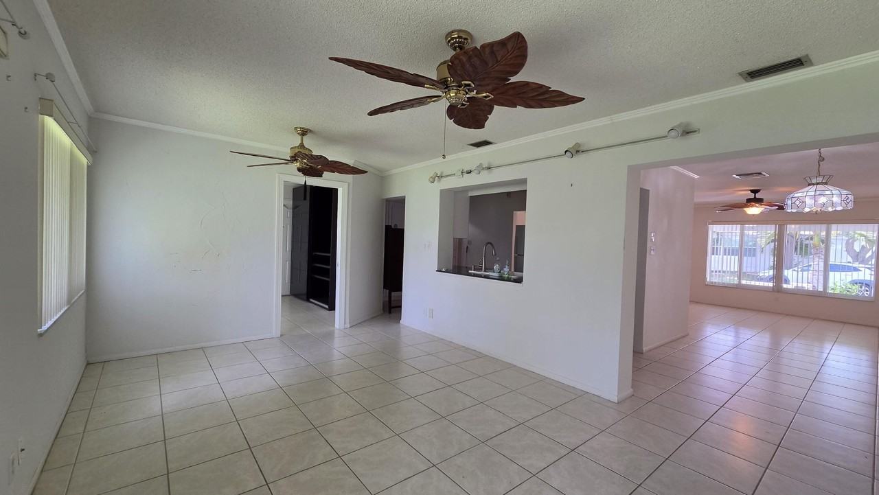 7002 Nw 71st Ave - Photo 4 of 20