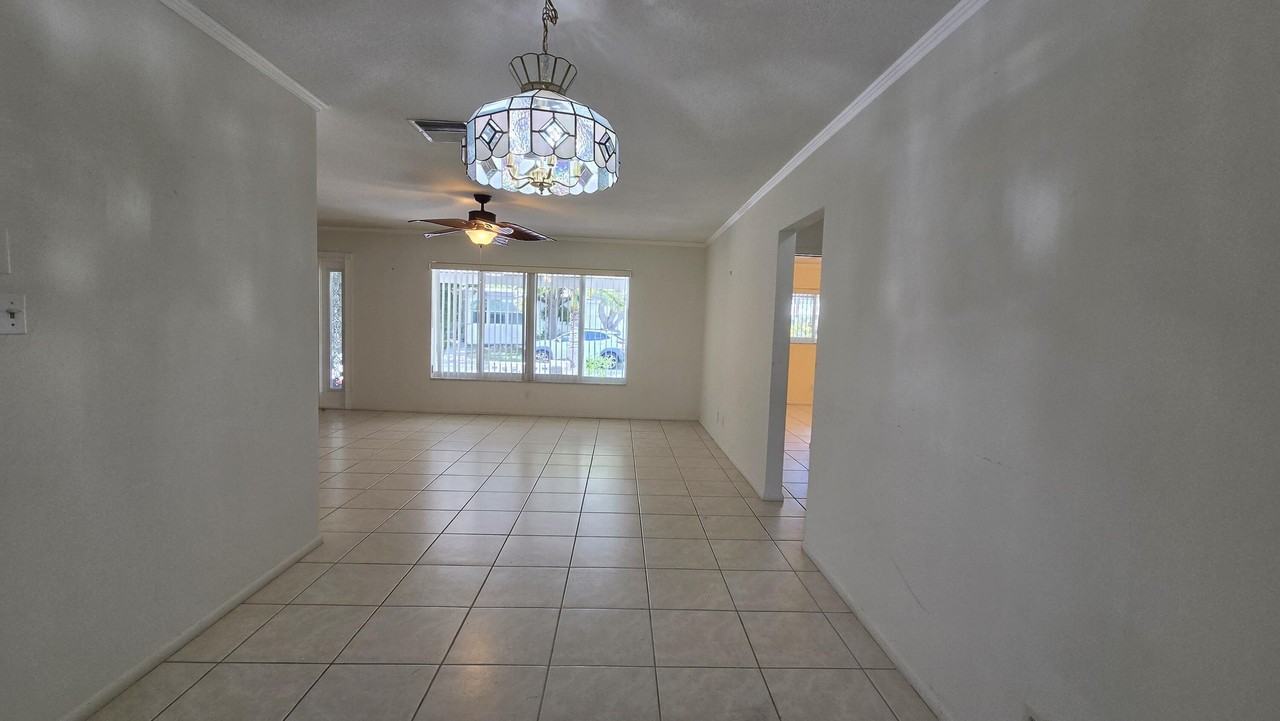 7002 Nw 71st Ave - Photo 6 of 20
