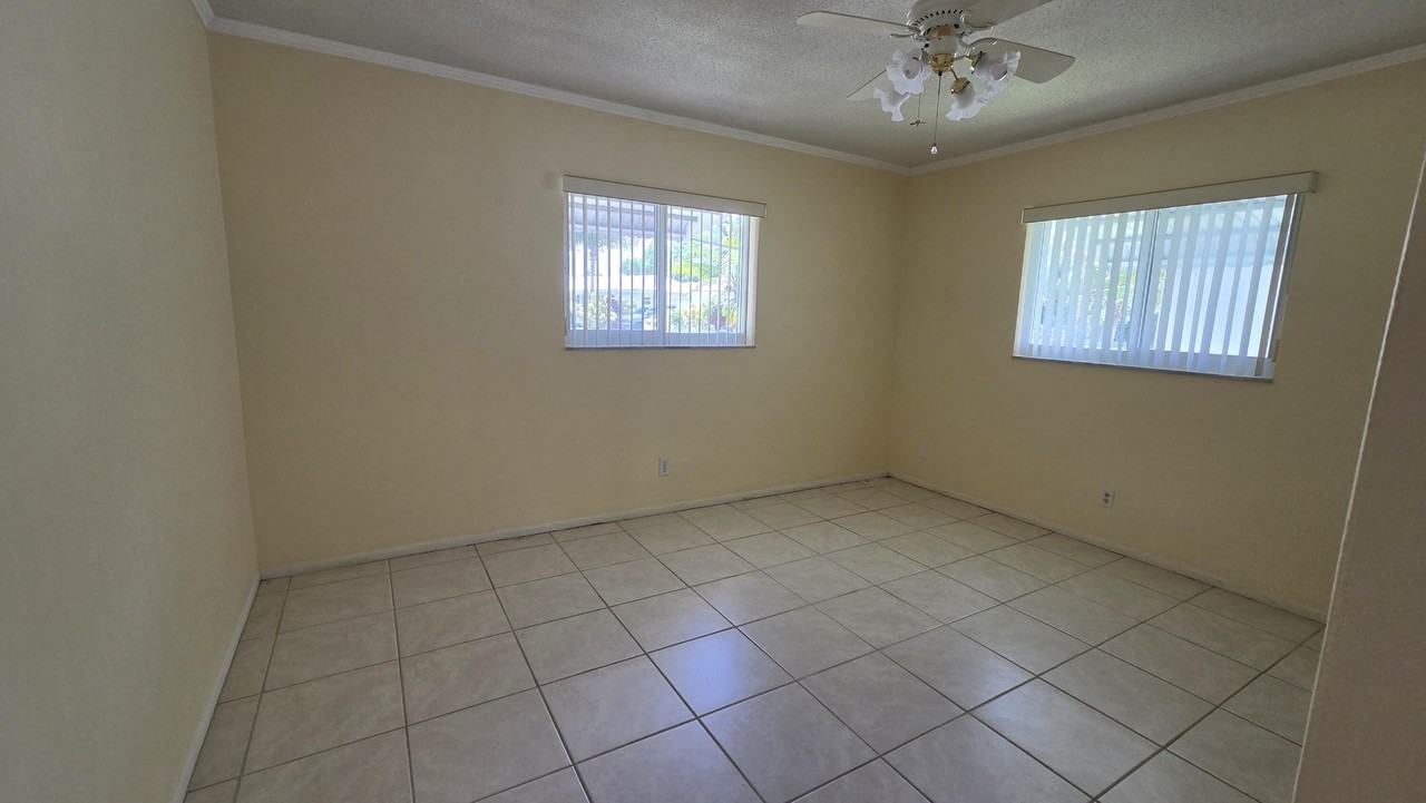 7002 Nw 71st Ave - Photo 7 of 20