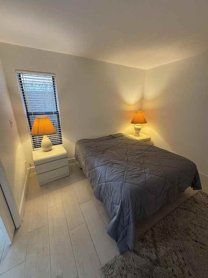 612 Executive Center Dr #102 - Photo 5 of 8