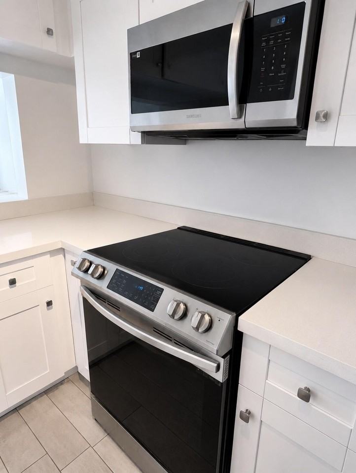 718 Nw 92nd Ave - Photo 5 of 21