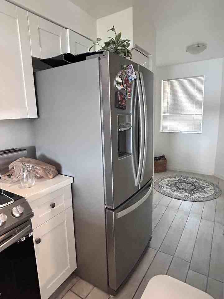 718 Nw 92nd Ave - Photo 6 of 21