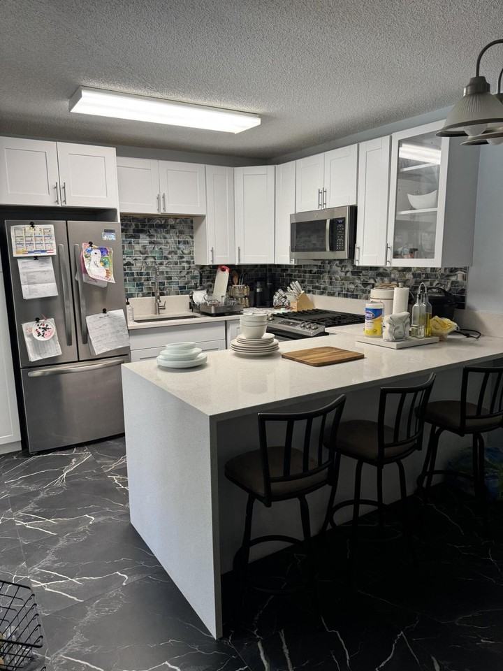 2124 White Pine Cir #C - Photo 2 of 4