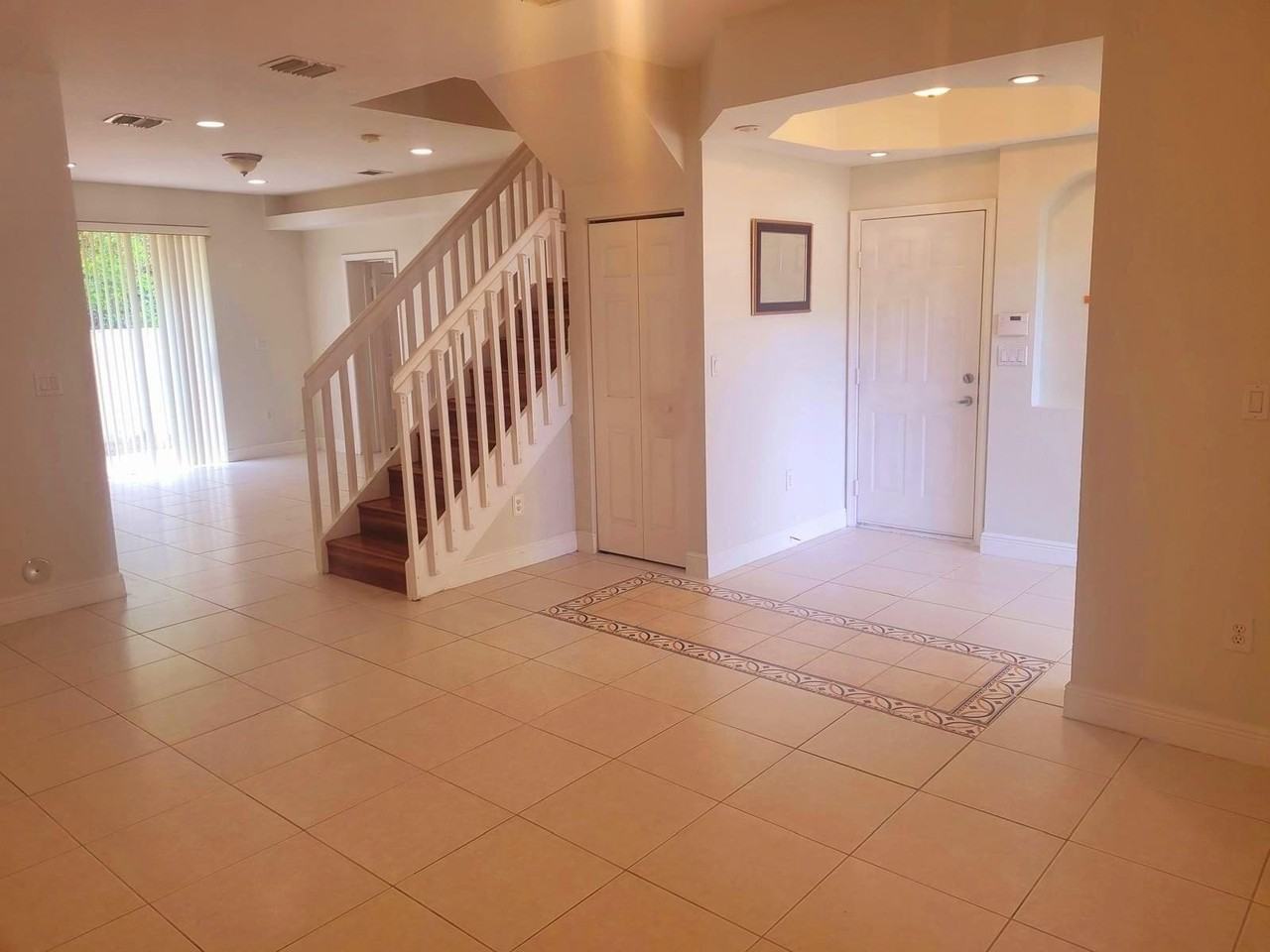 6639 Hidden Cove Dr #4-7 - Photo 4 of 28