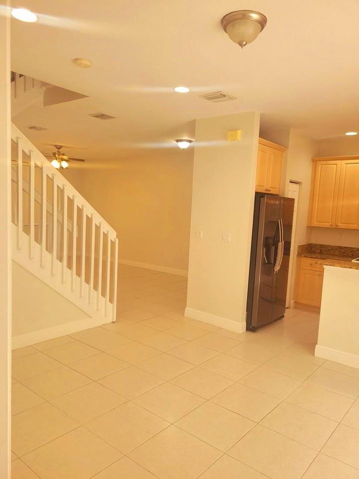 6639 Hidden Cove Dr #4-7 - Photo 7 of 28