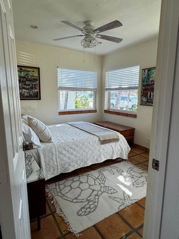 256 E 24th St - Photo 2 of 21