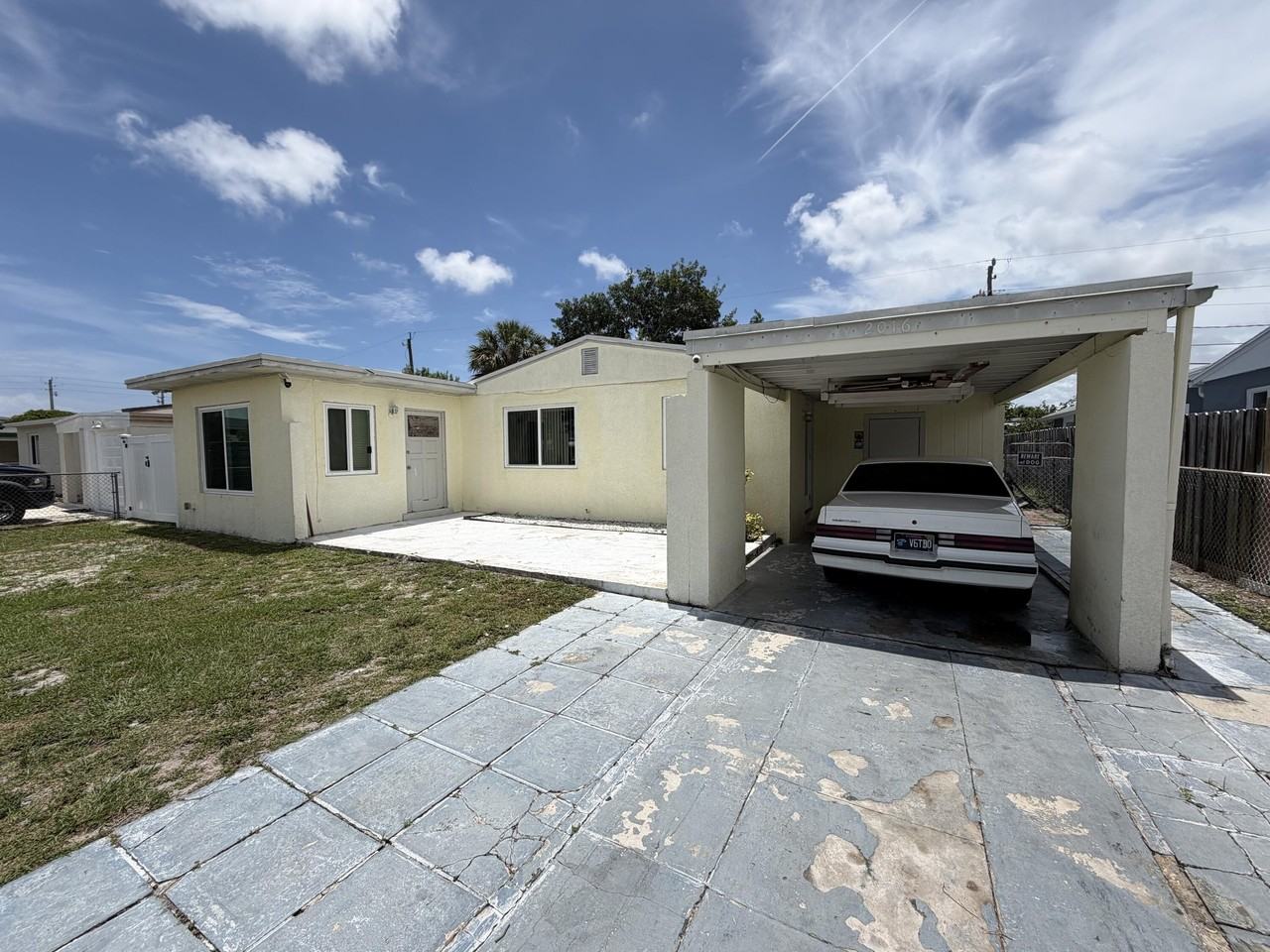 2016 Kenwood Rd - Photo 2 of 4