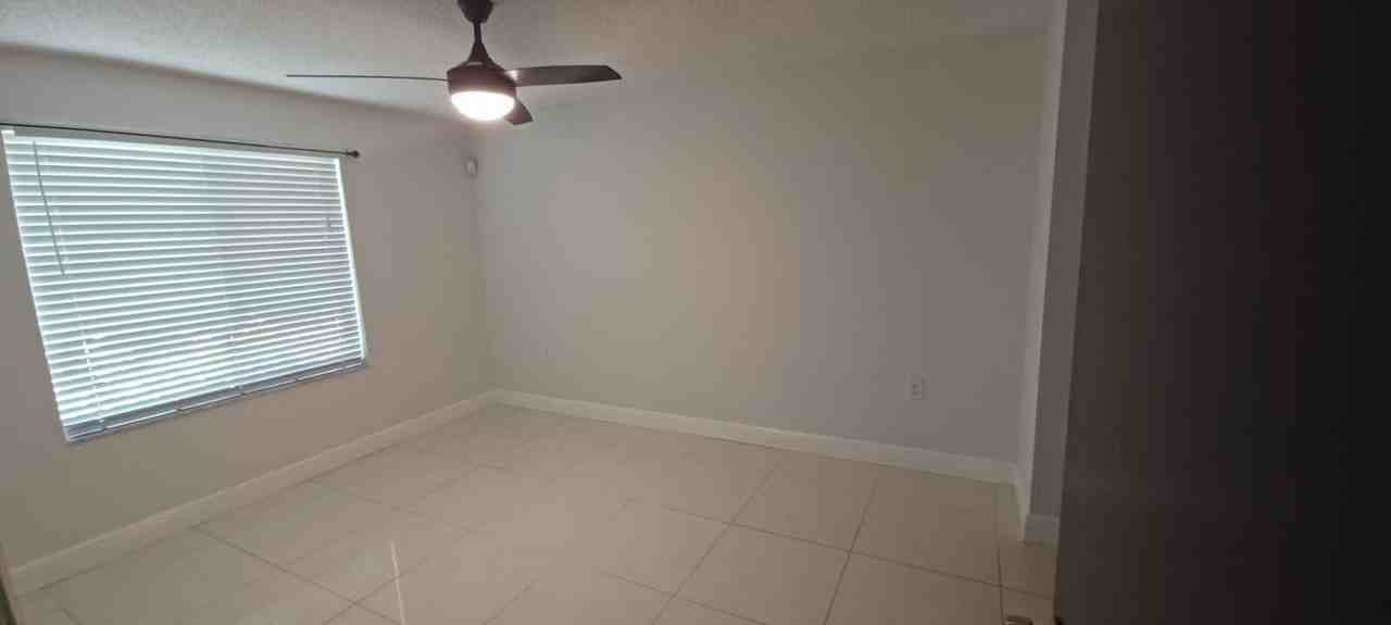19111 Glenmoor Dr - Photo 4 of 29