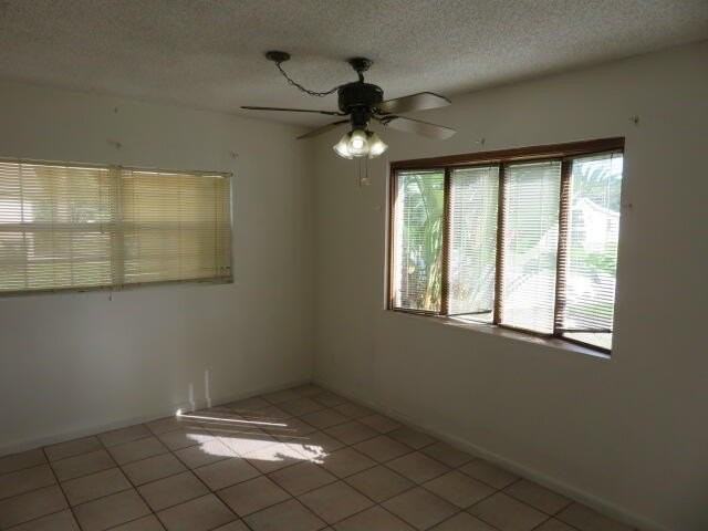 134 Nw Peach St - Photo 4 of 21
