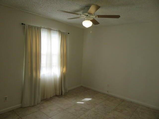 134 Nw Peach St - Photo 7 of 21