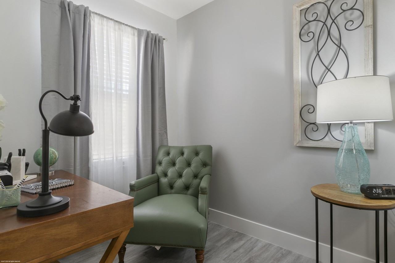1543 Westchester Ave - Photo 7 of 13