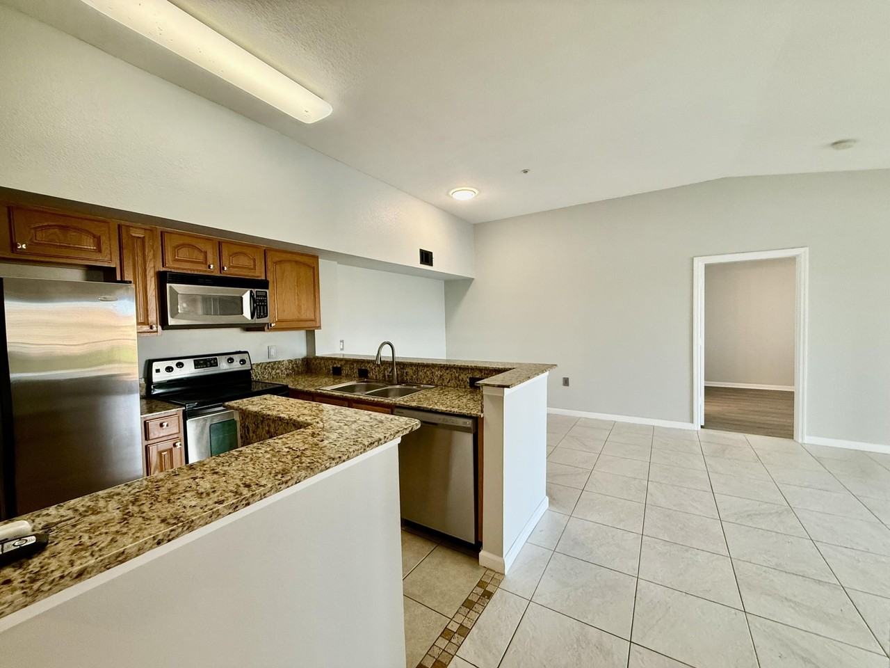 271 Sw Palm Dr #304 - Photo 5 of 22