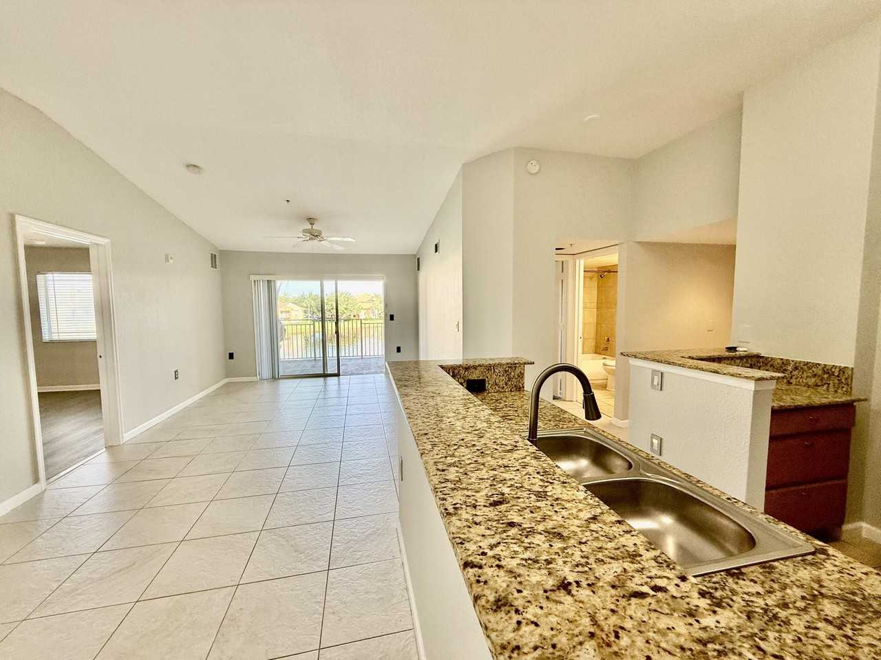 271 Sw Palm Dr #304 - Photo 7 of 22