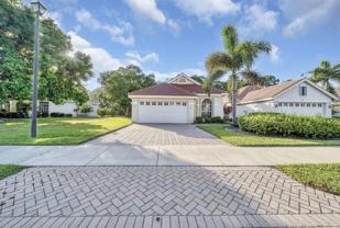 615 Sw Saint Thomas Cv - Photo 1 of 1