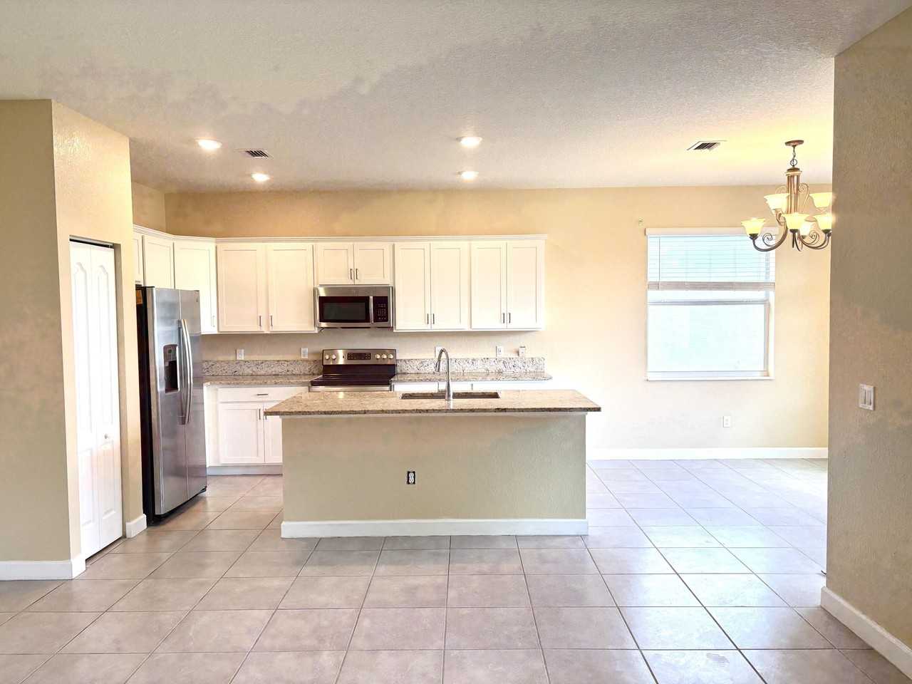 7962 Nw Greenbank Cir - Photo 3 of 18
