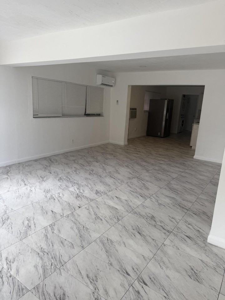 6315 Sw 32nd St - Photo 6 of 15
