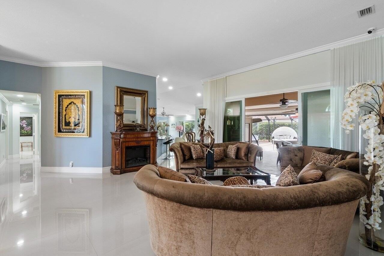 1265 Longlea Ter - Photo 6 of 28