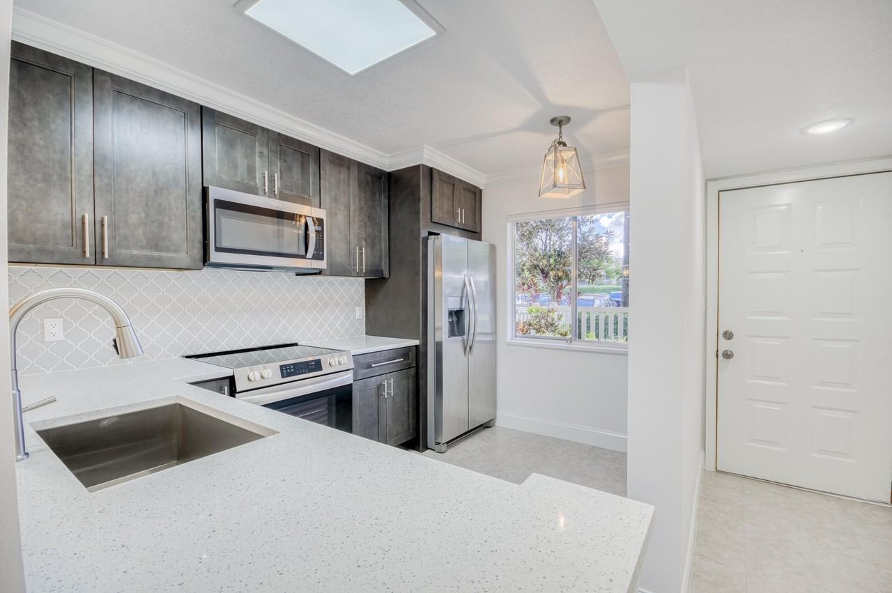 6865 Huntington Ln #105 - Photo 4 of 16