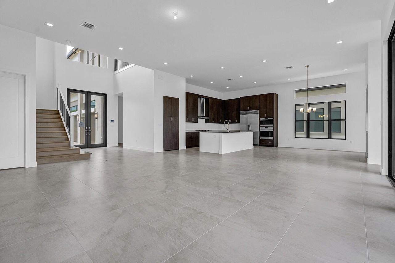 9523 Riverside Park Dr - Photo 4 of 47