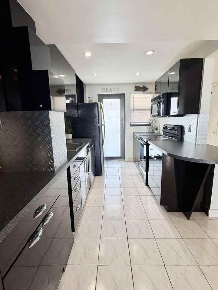 801 N Ocean Blvd #802 - Photo 7 of 29