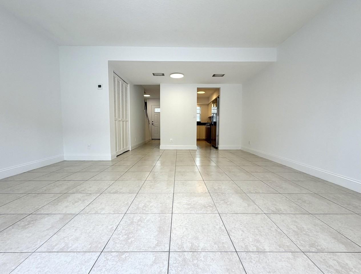 413 N Cypress Dr - Photo 4 of 29