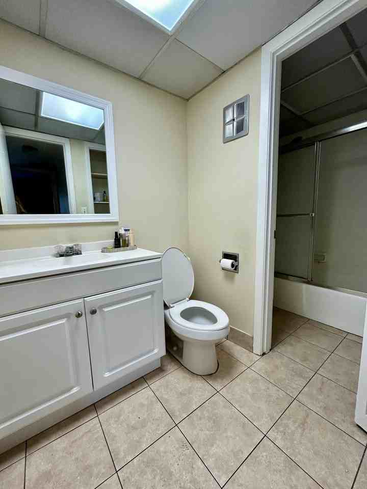642 Nw 13th St #35 - Photo 6 of 11