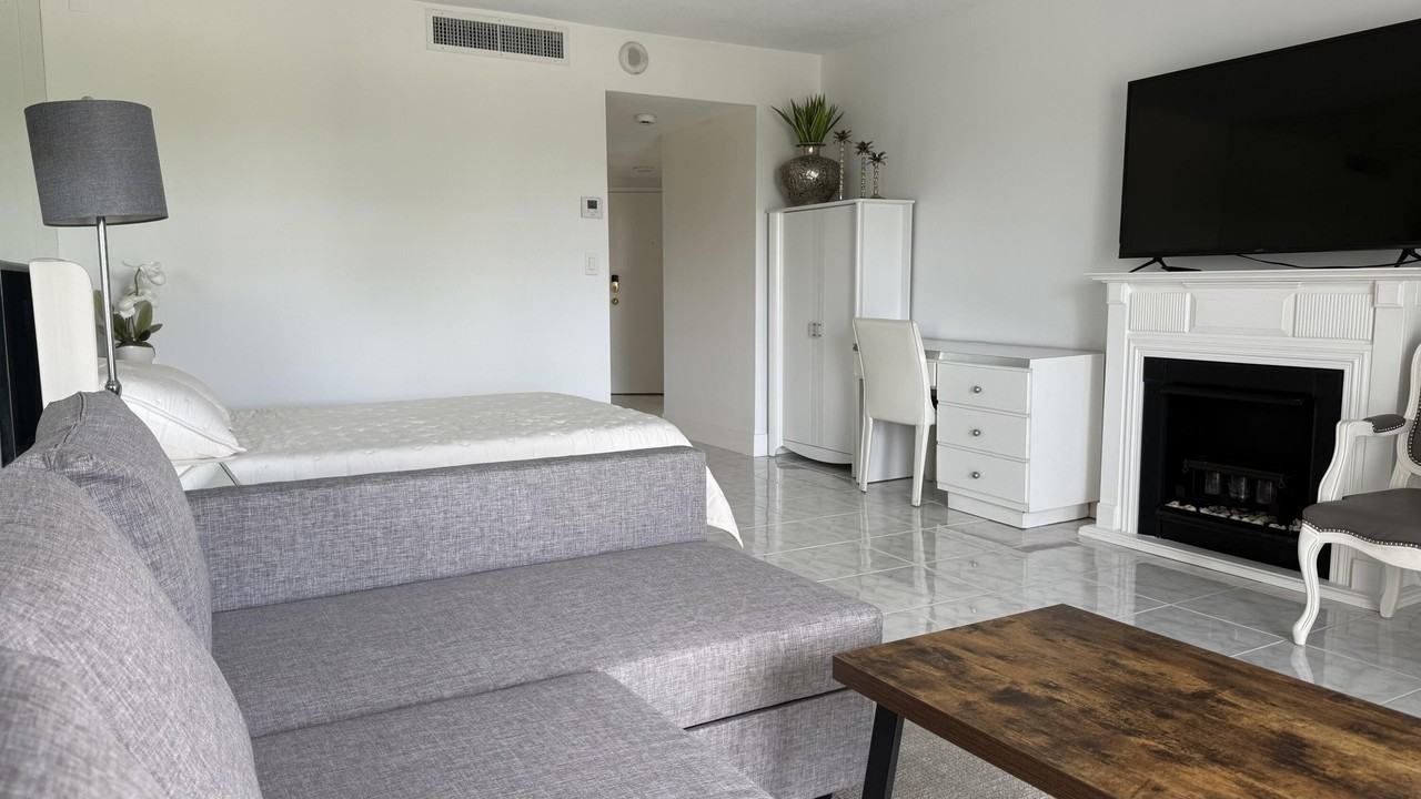2600 N Flagler Dr #413 - Photo 3 of 22