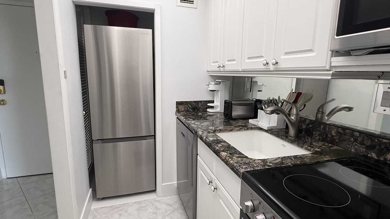 2600 N Flagler Dr #413 - Photo 7 of 22