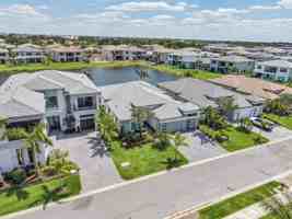 featured image of 9524 Riverside Park Dr