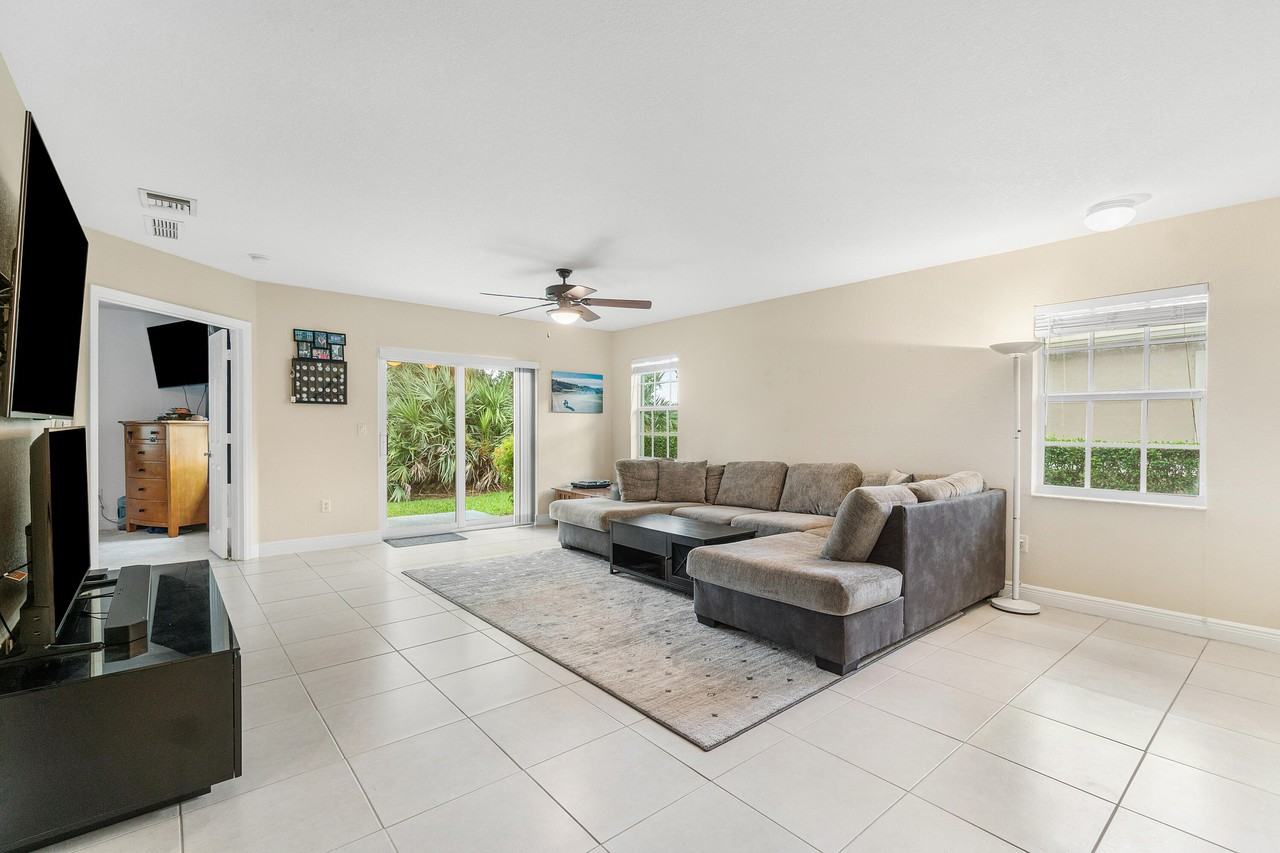 6719 Old Farm Trl - Photo 6 of 37