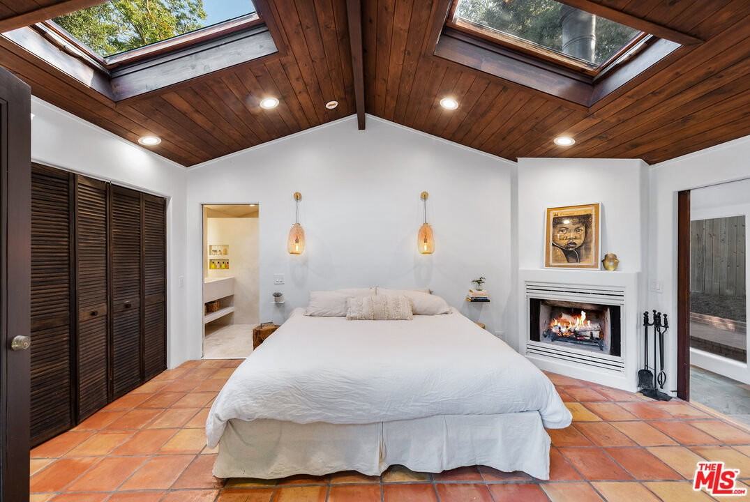 1362 Old Topanga Canyon Rd - Photo 2 of 8