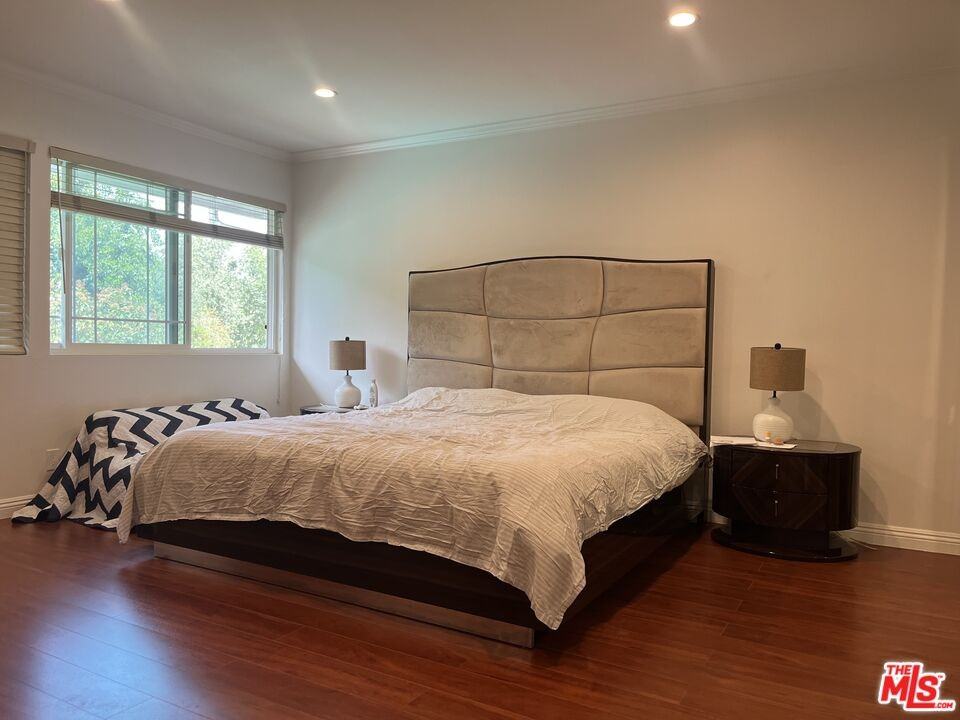 5819 Fairhaven Ave - Photo 2 of 8