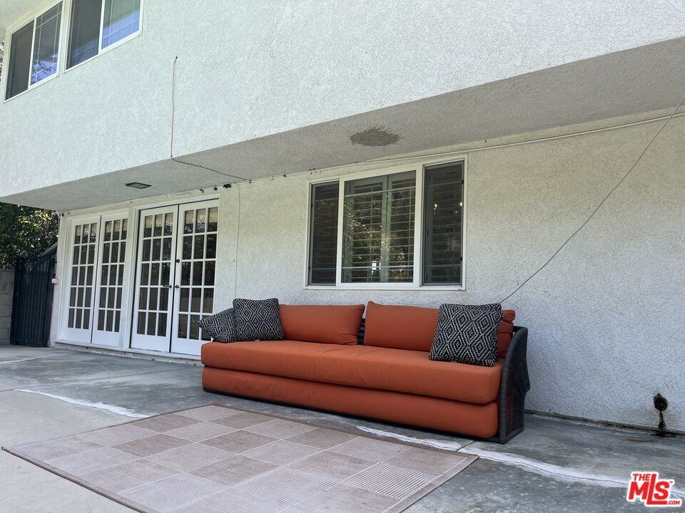 5819 Fairhaven Ave - Photo 4 of 8