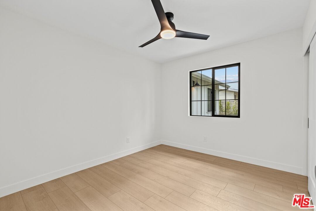 17154 Rinaldi St - Photo 3 of 8