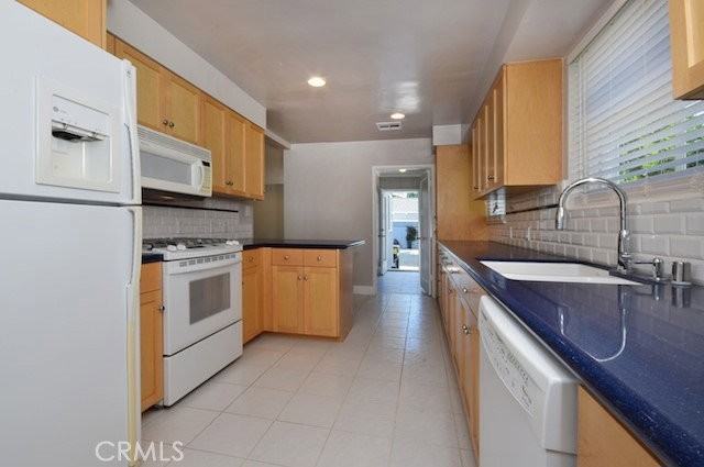 4423 Ethel Ave - Photo 5 of 8