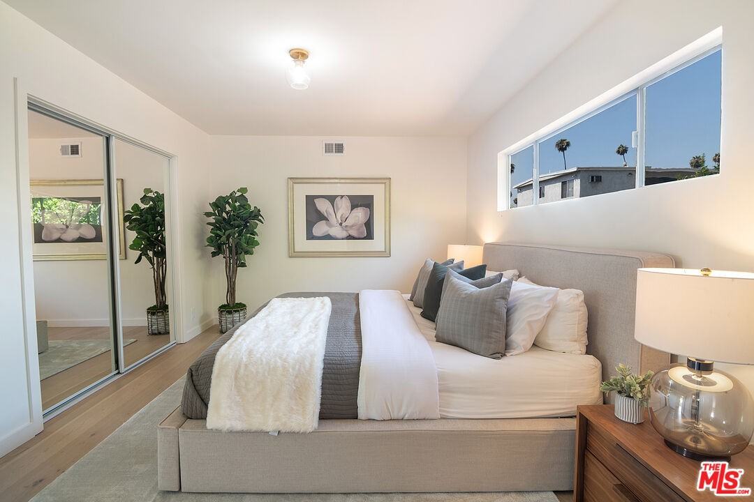 6627 Lennox Ave - Photo 3 of 8
