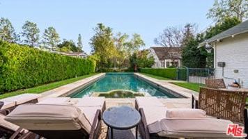 featured image of 1625 Opechee Way