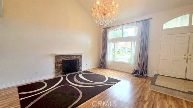 1514 Cronin Dr - Photo 4 of 8