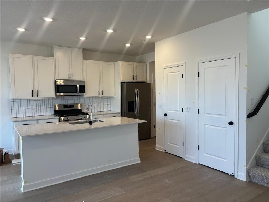 1075 Anmeadle Row - Photo 2 of 23