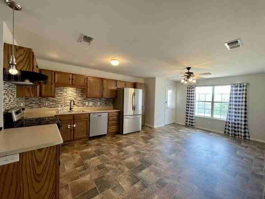 2805 Mcgill Blvd - Photo 3 of 11
