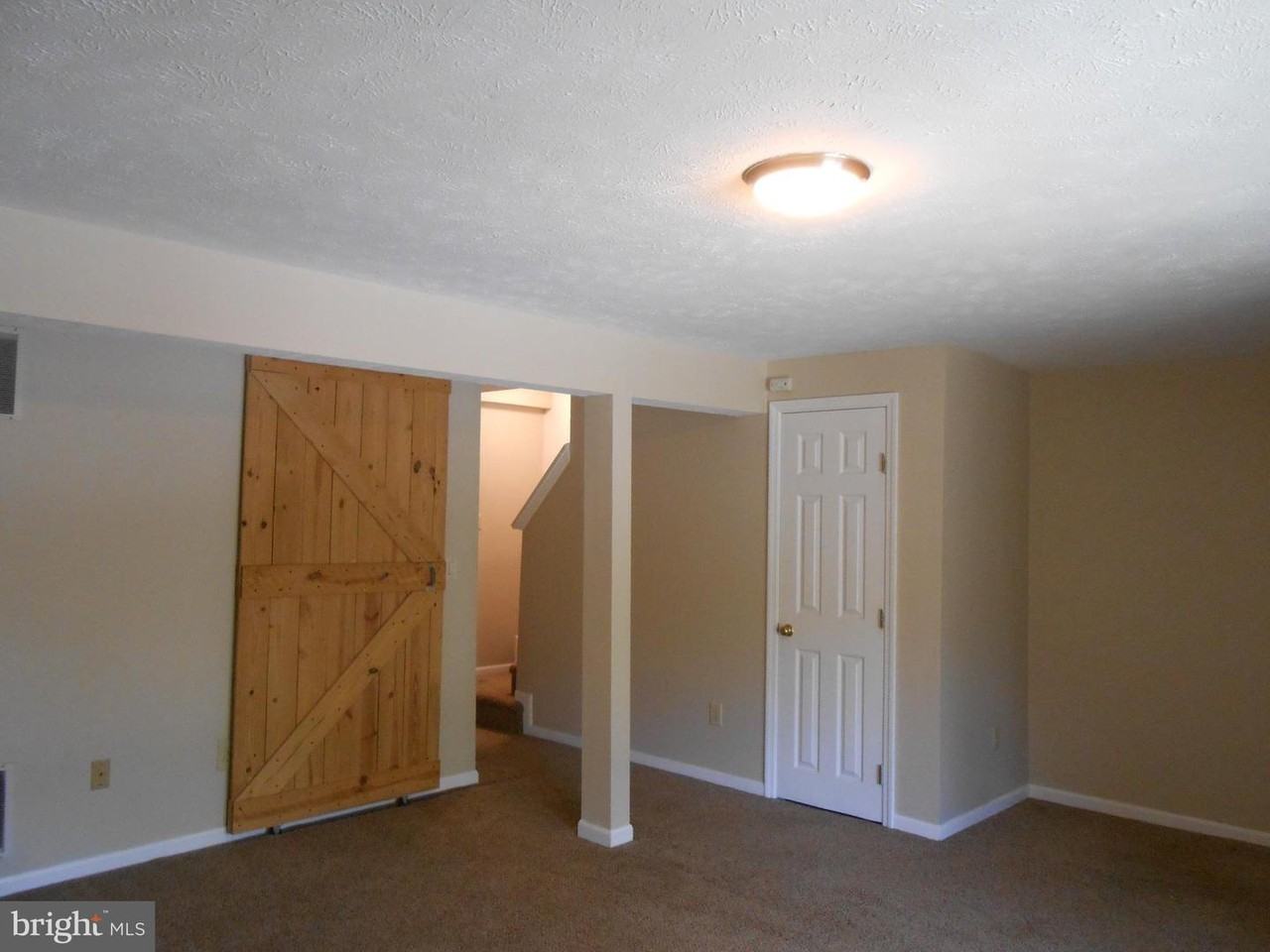 131 Township Ct - Photo 2 of 24