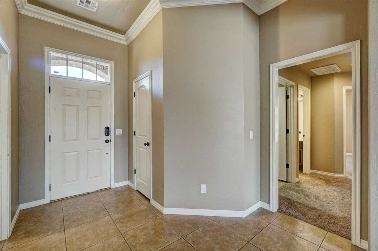 512 Topaz Ave - Photo 2 of 30