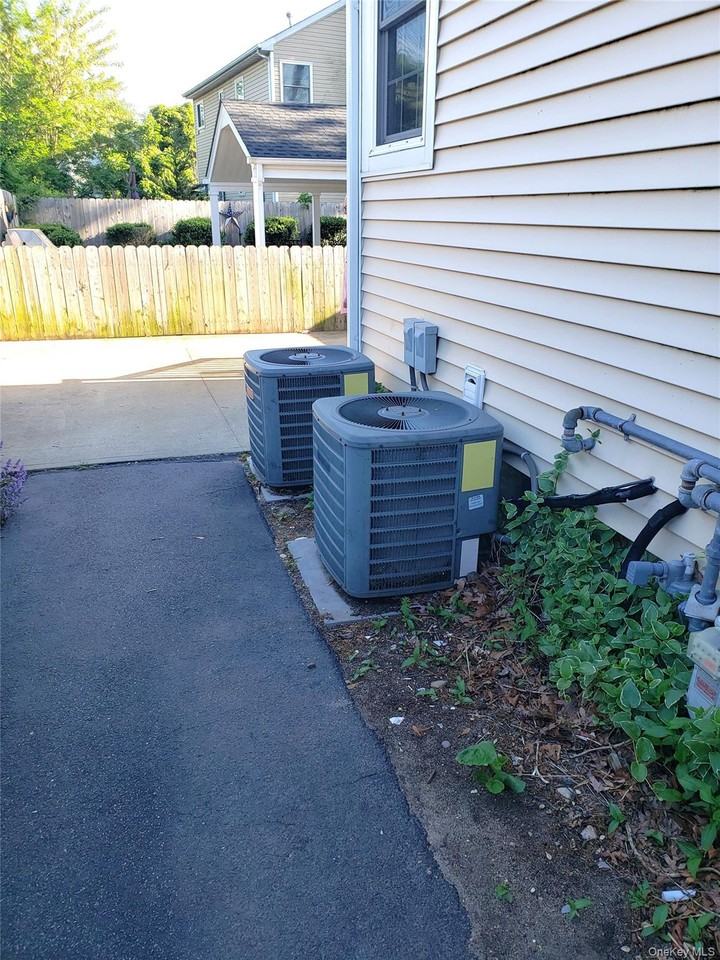 478 Old Farmingdale Rd ##B - Photo 2 of 21