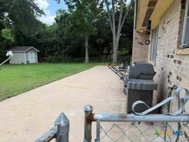 203 Memorial Dr - Photo 3 of 4