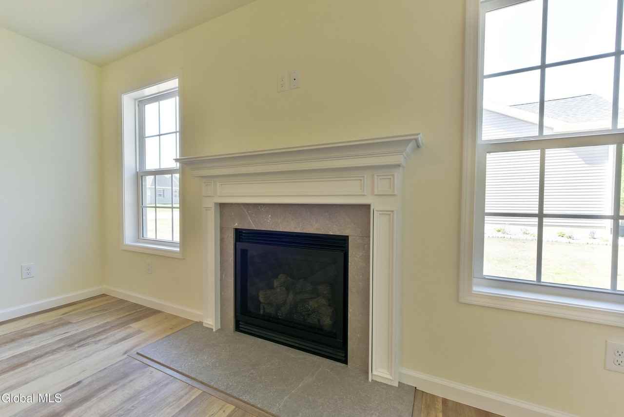 74 Seashore Way - Photo 6 of 37