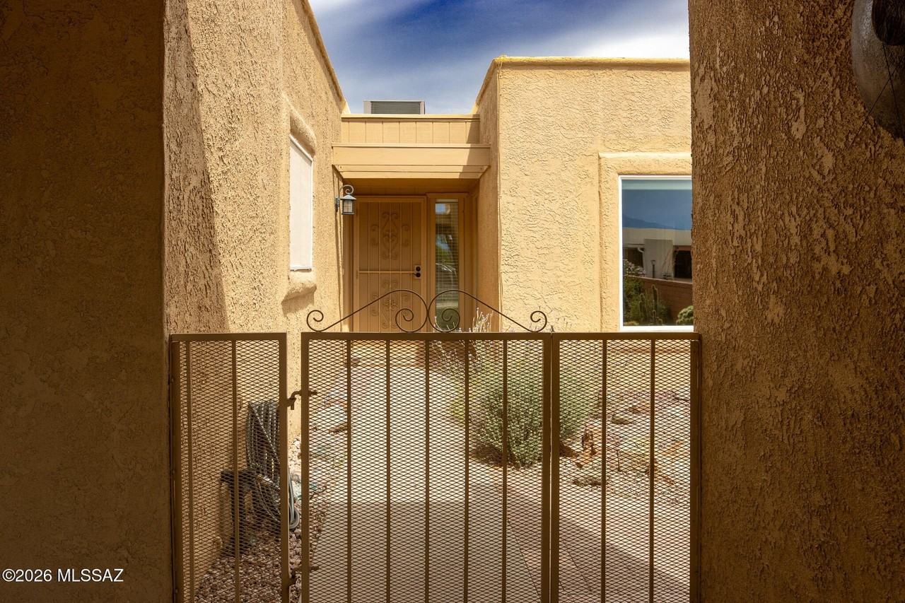 724 W Rio San Pedro - Photo 3 of 22