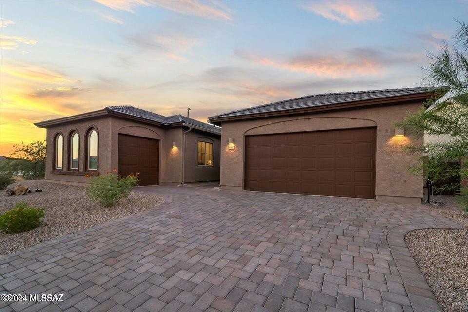 10623 N Iron Peak Dr - Photo 4 of 42