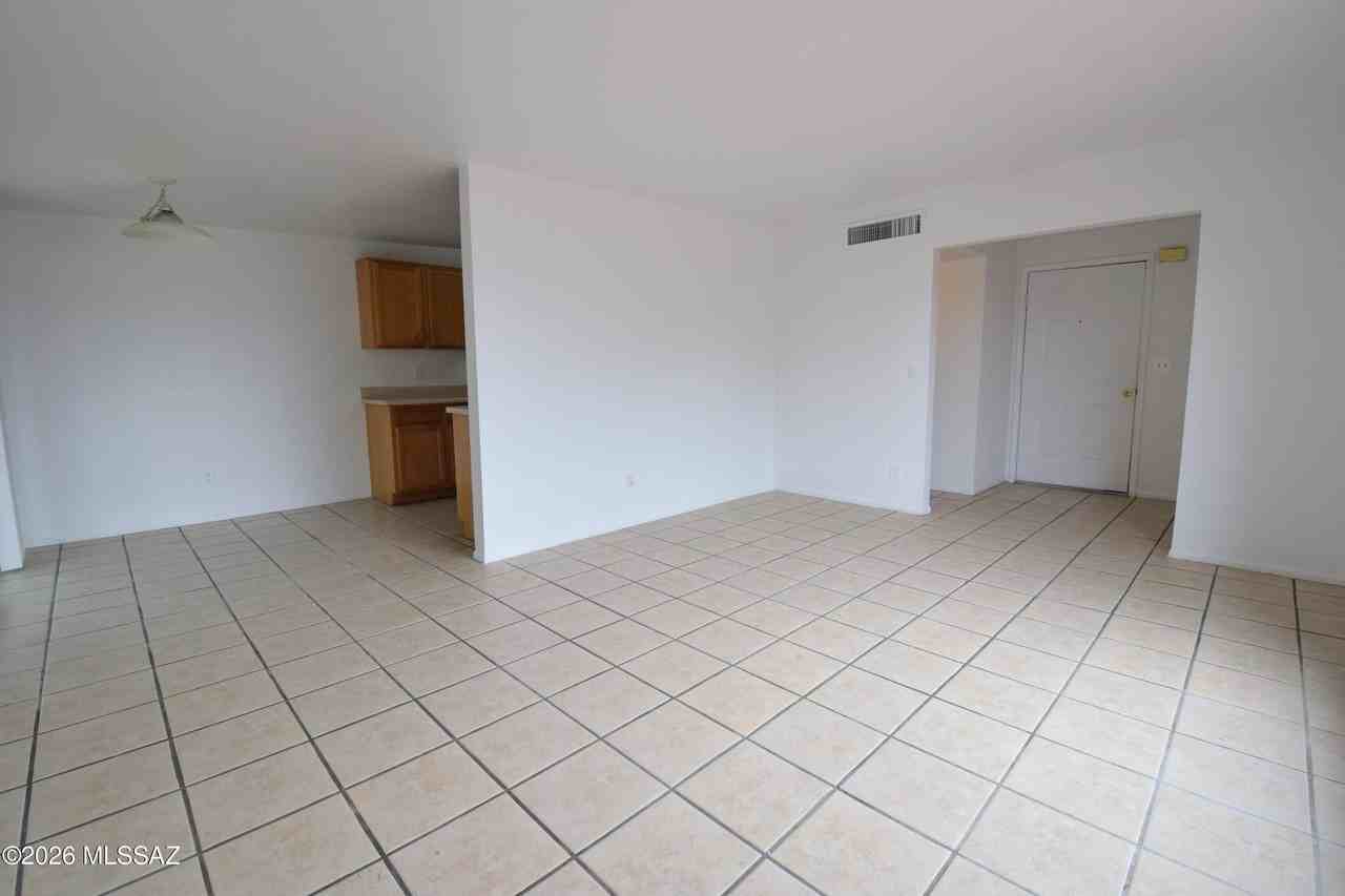 6722 E 45th St - Photo 6 of 26