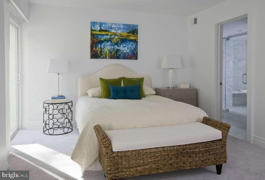 3250 N St Nw #1A - Photo 5 of 10